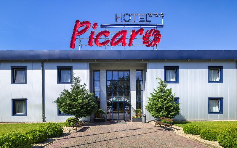 Hotel Picaro Stok Lagow  Ngoại thất bức ảnh